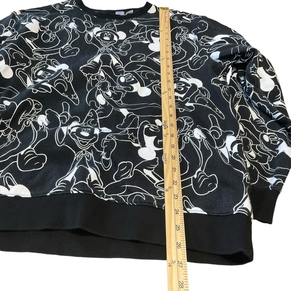 Sorcerer Mickey Crewneck. Size:M - Picture 7 of 8
